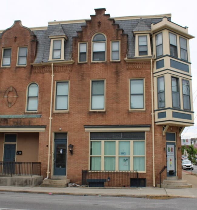 Building Photo - Unique One Bedroom in York City