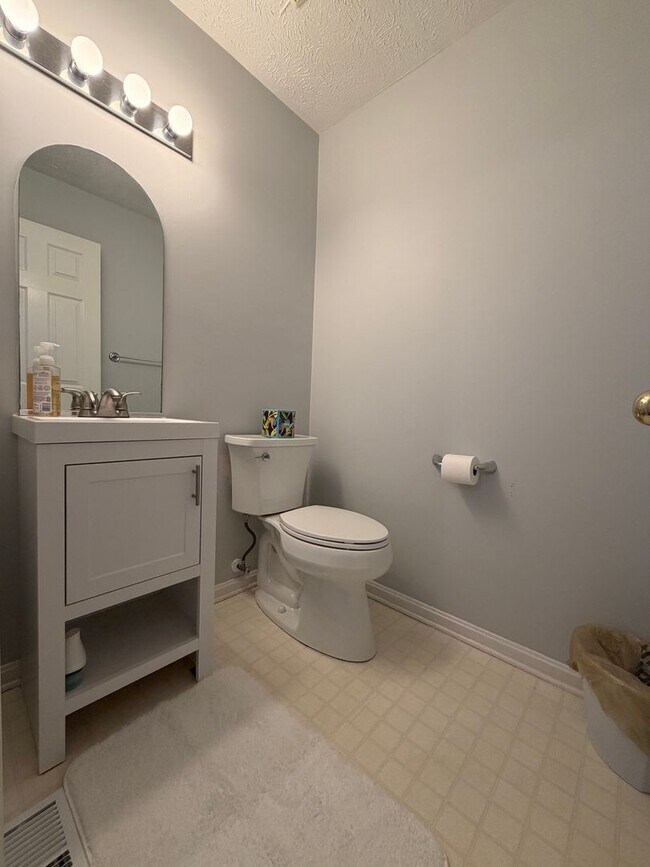Photo - Location, Convenience & Comfort – Steps from Cleveland Clinic!