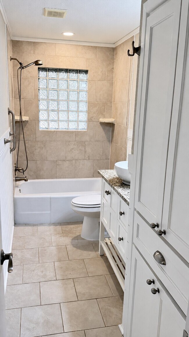 Photo - 1515 W 19th St