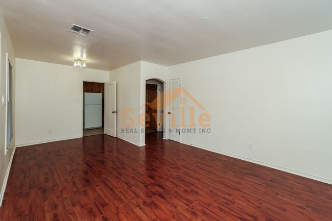 Photo - Single story 3BR/1BA home in convenient South Berkeley neighborhood.