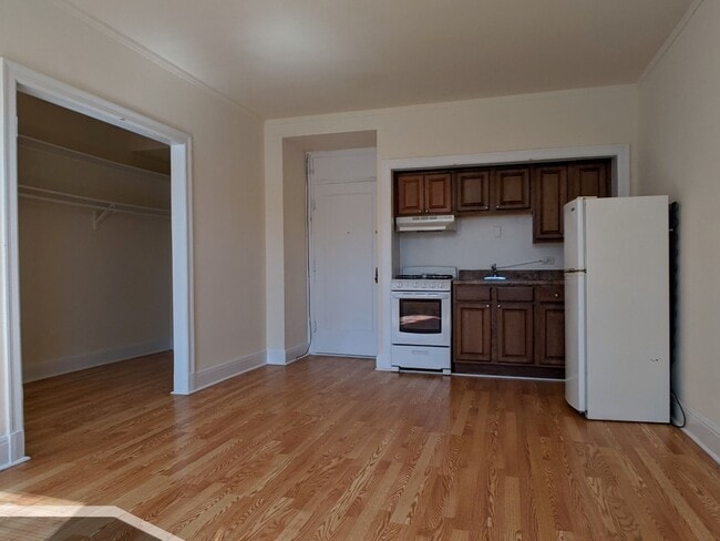 Photo - 3335 W Diversey Ave Unit 203