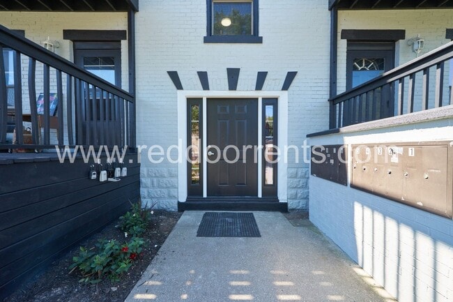 Photo - 1337 E Market St Unit 9