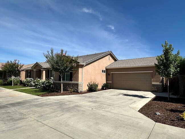 4740 W Flagstaff Ave