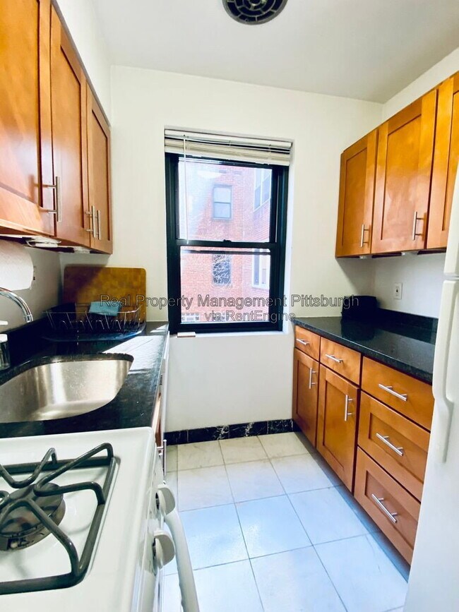 Photo - 765 College St Unidad Apartment 108