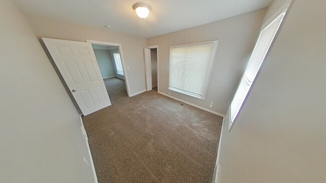 Photo - "3-Bedroom Retreat in Roseville – Spacious 1300 Sq Ft Home!"