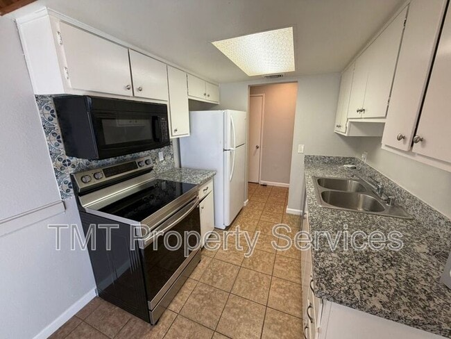 Photo - 8252 Center Pkwy