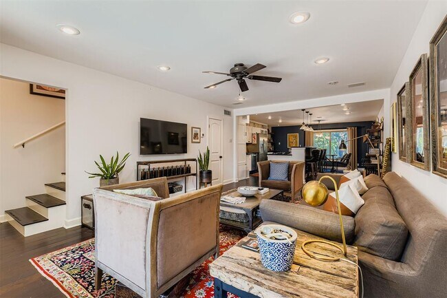 Photo - 505 W 7th St Unit 210