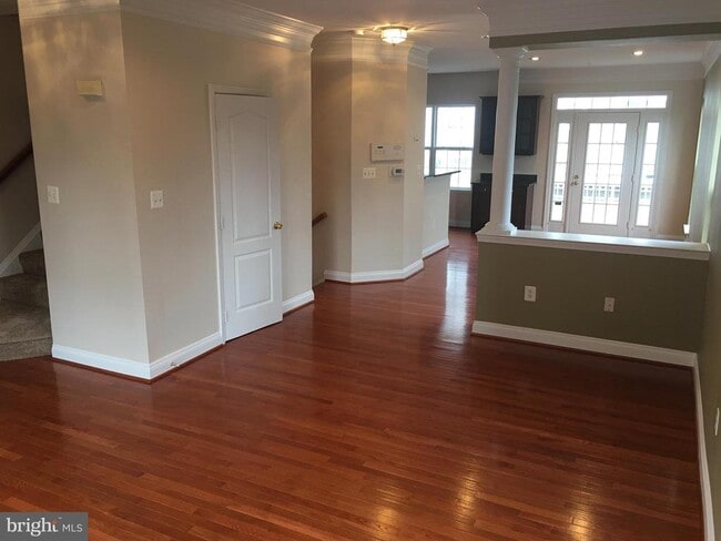 Photo - 2122 Darcy Green Pl