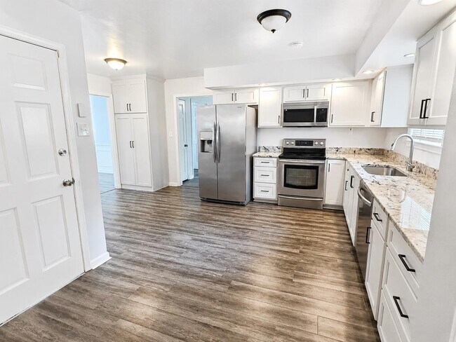 Photo - 1562 Holly Hill Dr