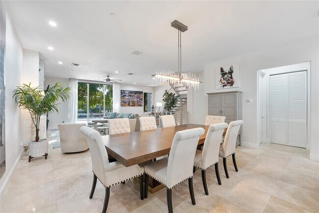 Photo - 3266 NE 15th St