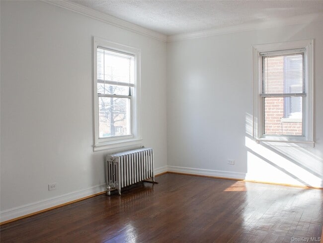 Photo - 2863 Coddington Ave