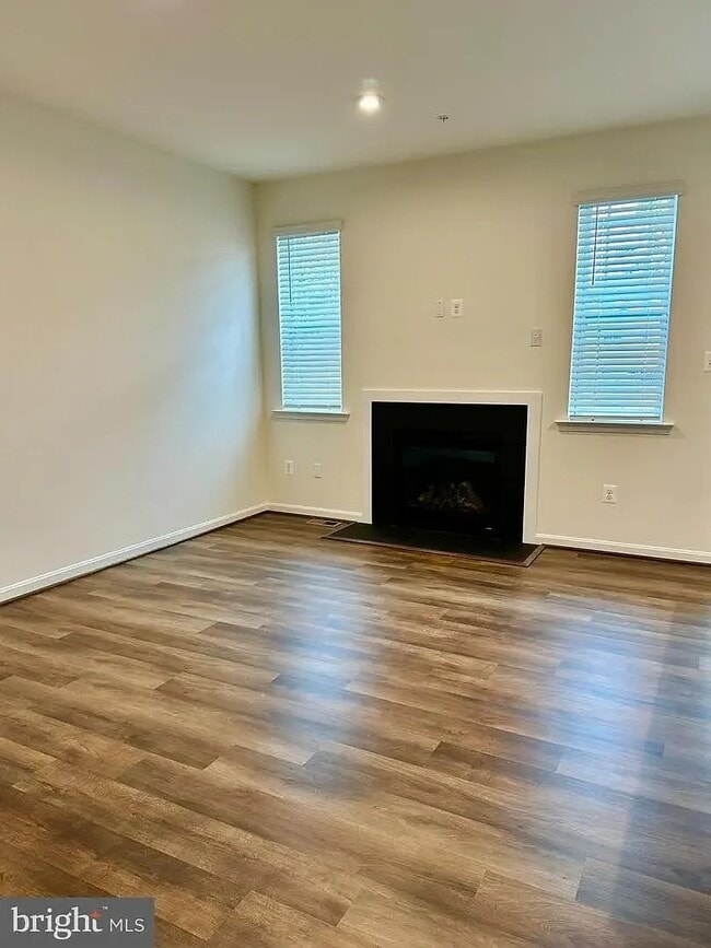 Photo - 209 Jenkins Way