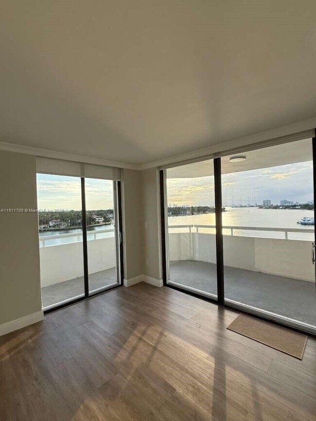 Photo - 6820 Indian Creek Dr Unidad 7E