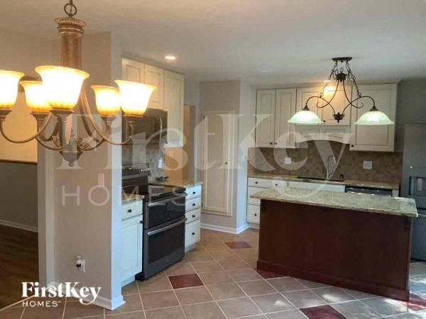 Photo - 13900 S Raintree Dr