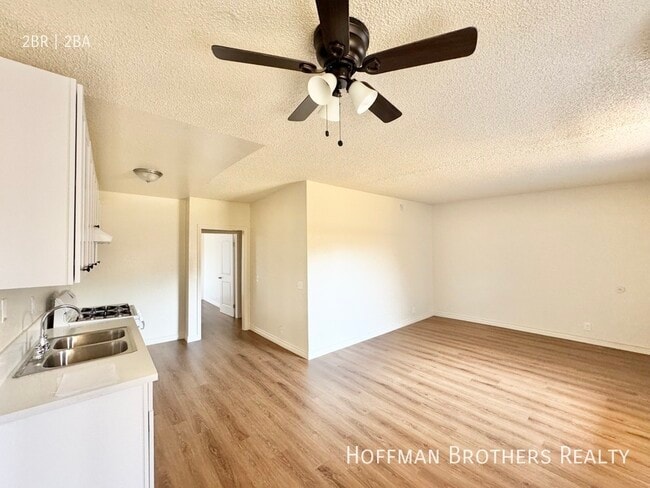 Photo - 15552 Nordhoff St Unidad 104