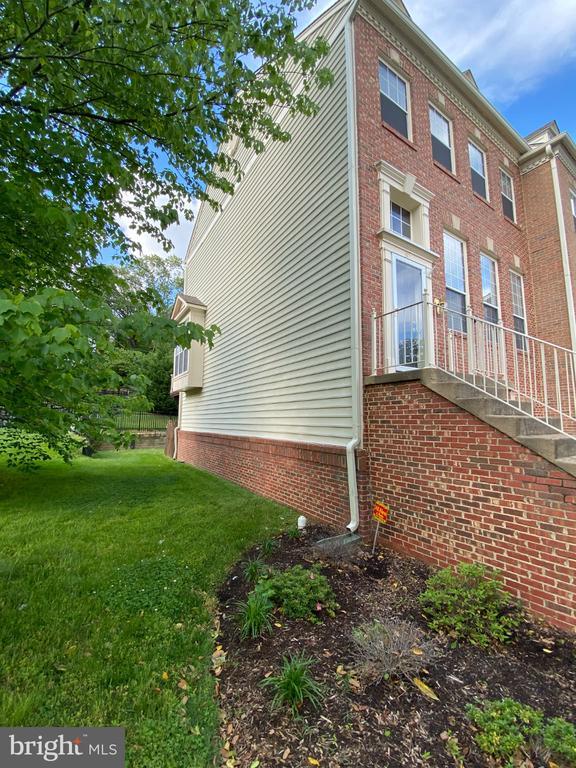 81 Arell Ct