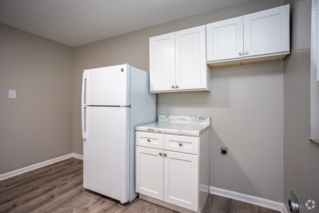 2 habitaciones, 1 baño - 900 pies cuadrados - Cocina - The Village Apartments