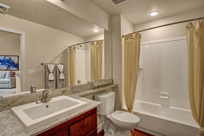 Baño de Hills at Sandy Station - Hills at Sandy Station