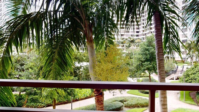 Photo - 2500 Parkview Dr Unit 417