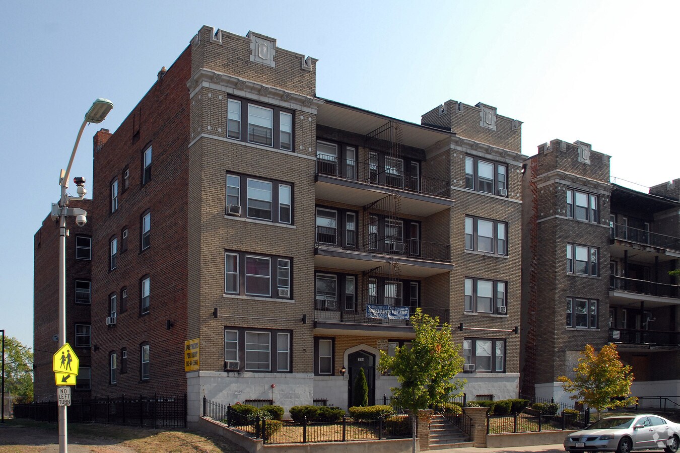 Photo - 356 William St Apartments
