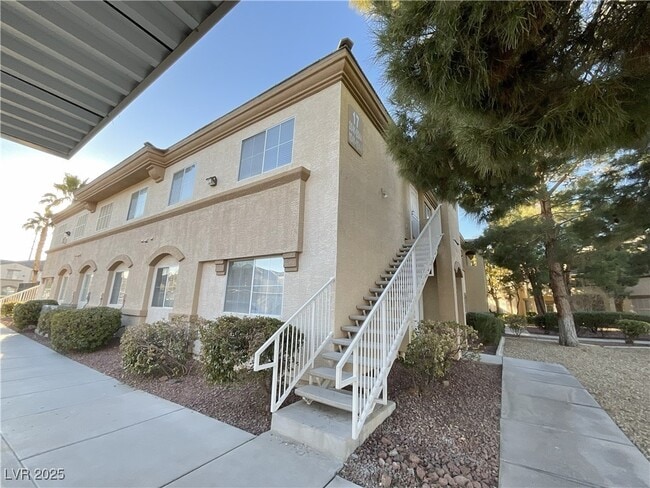 Building Photo - 3400 Cabana Dr Unit 2041 Rental