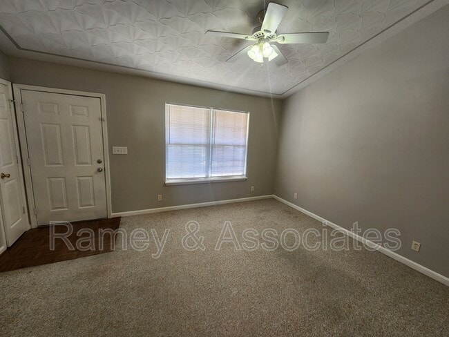 Photo - 4011 Cedarway Ct