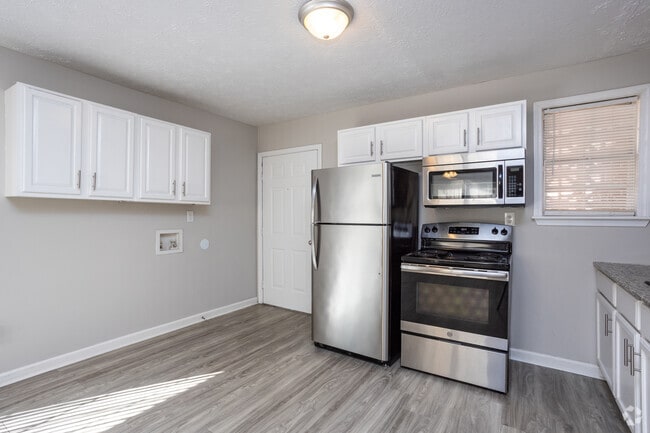 1BR, 1BA - 600SF - Kitchen/Dining