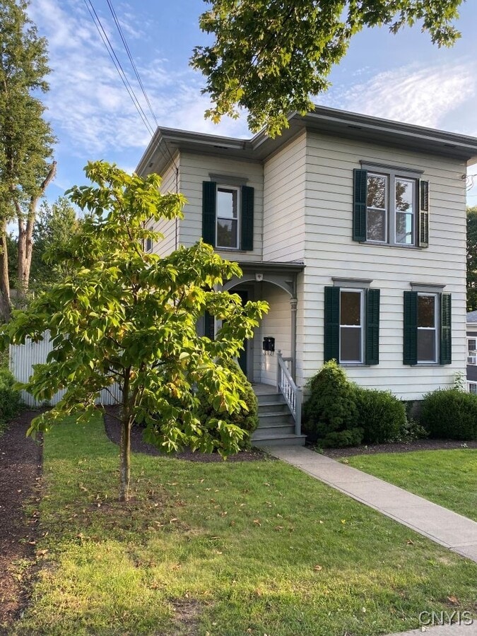 Photo - 206 E Genesee St