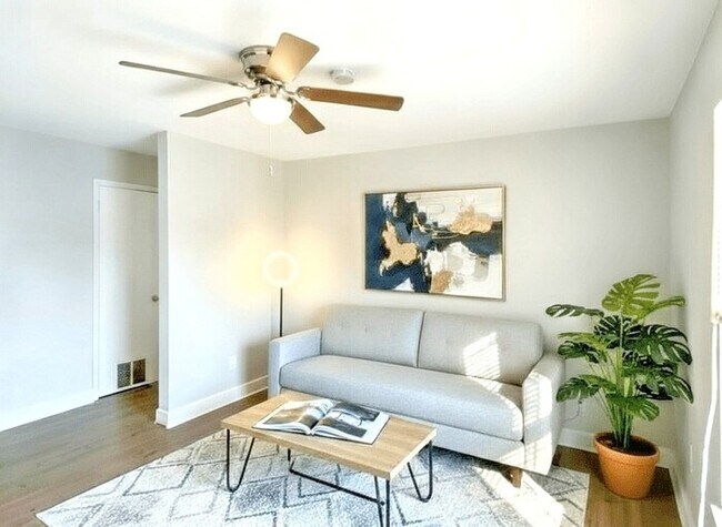 Photo - 2032 Stouts Rd Unit i