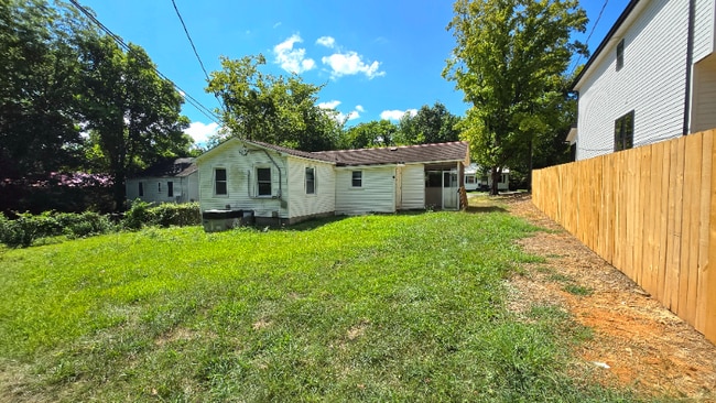 Photo - 1229 Greenfield Dr