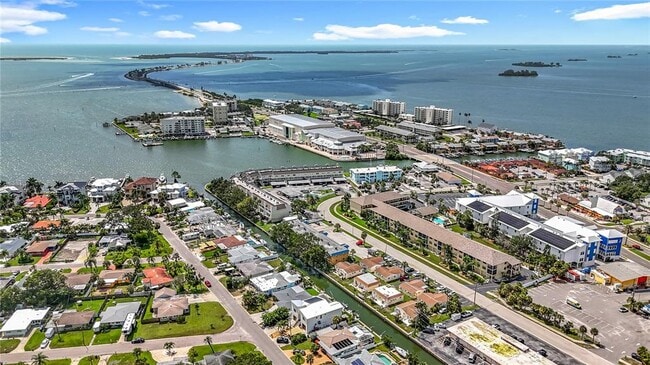 Photo - 572 Baywood Dr N