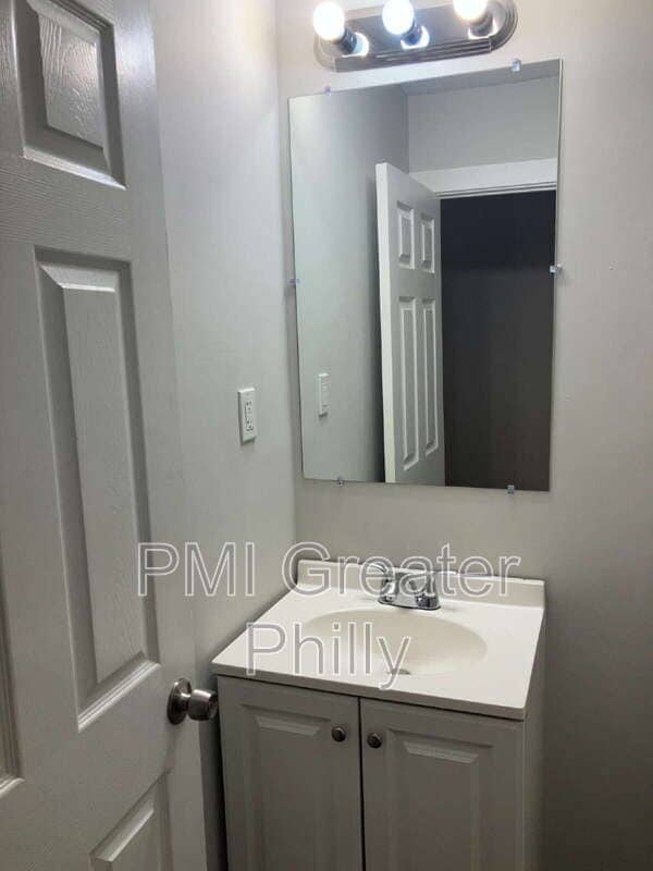 Photo - 332 N 62nd St