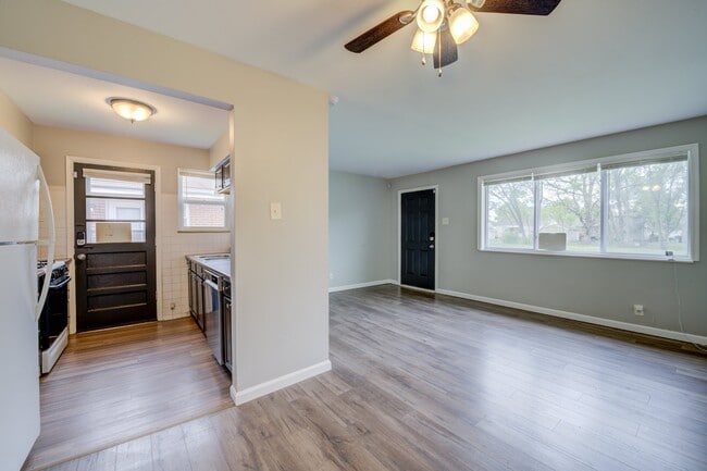 Photo - 10742 Tropic Dr