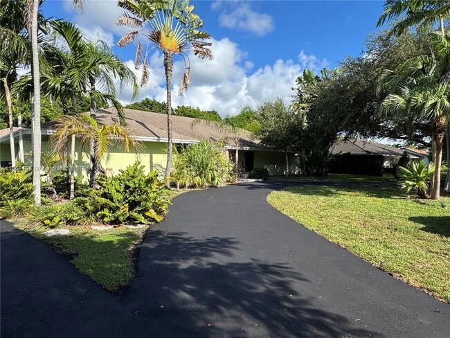 Building Photo - 17900 SW 77th Ave Rental
