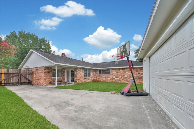 Photo - 626 Park Knoll Ln