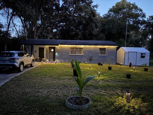 Building Photo - 7703 Hillcrest Terrace