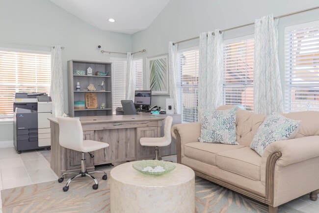 Building Photo - Seaside Village