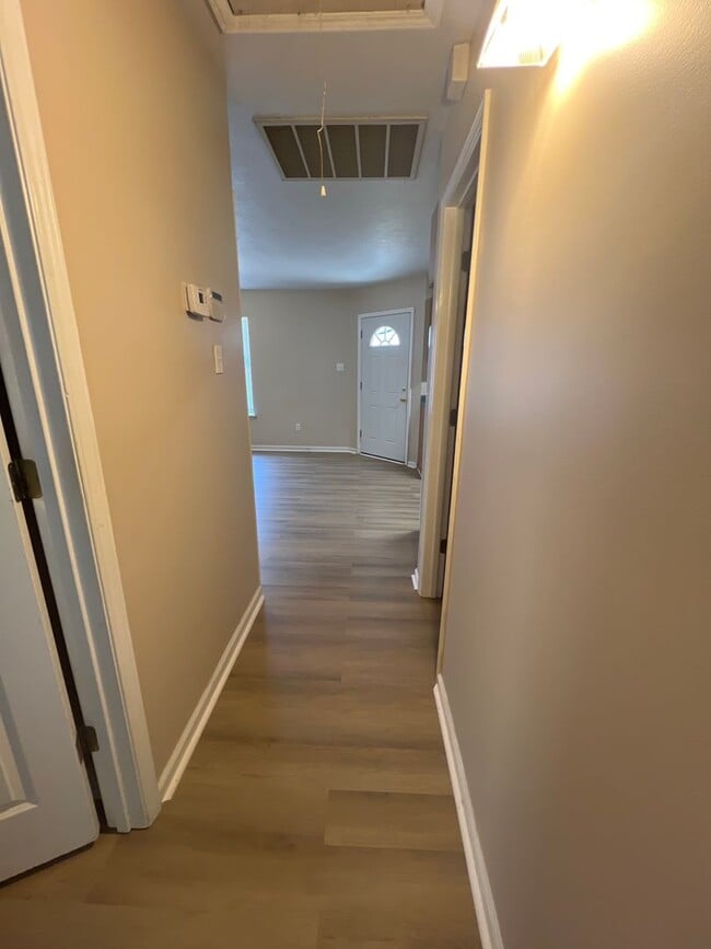 Photo - 2 bedroom 2 bath Duplex for lease right off common street
