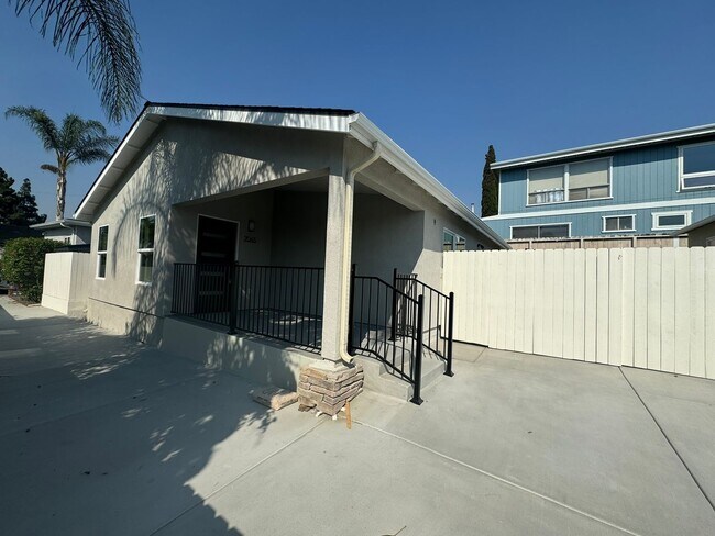 Photo - 7041-7045 Saranac St Unit 7045