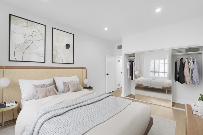 Photo - 2062 Dracena