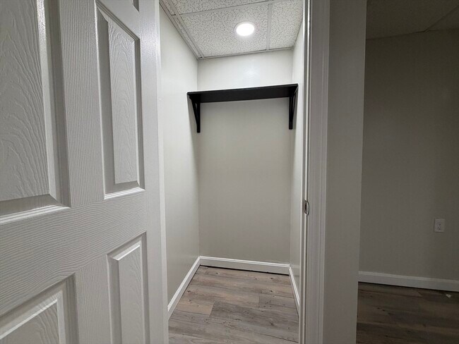 Photo - 320-322-322 Wood St Unit Room B