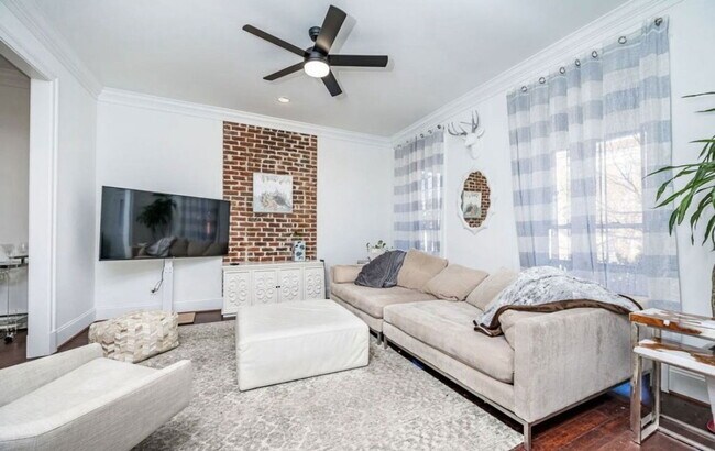 Photo - 2235 Venable St