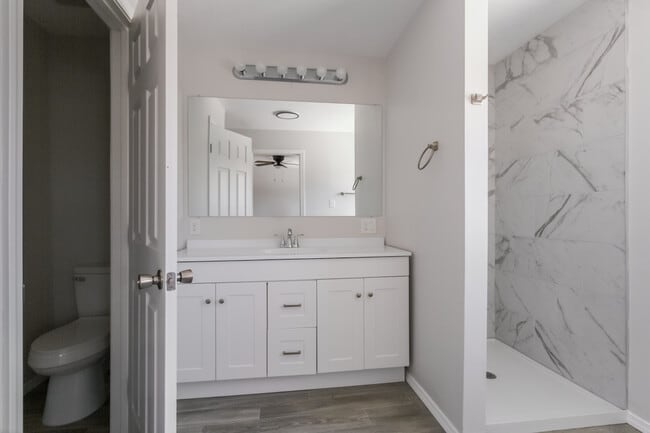 Photo - 5002 La Cienega St NW