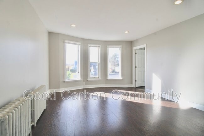 Photo - 765 Oliver St Unit 4