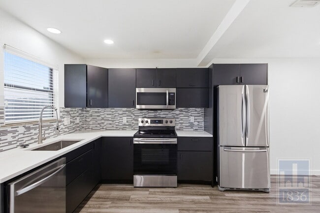 Photo - 8400 Jamestown Dr Unidad Apt 534