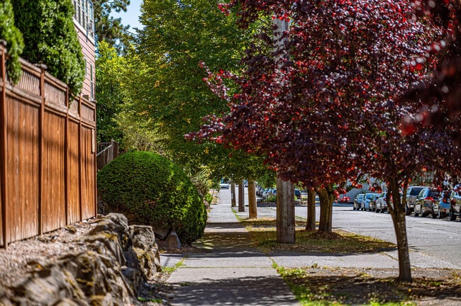 Photo - Bayview Apartments