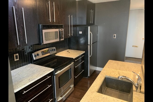 Photo - 10883 Saskatchewan Dr NW