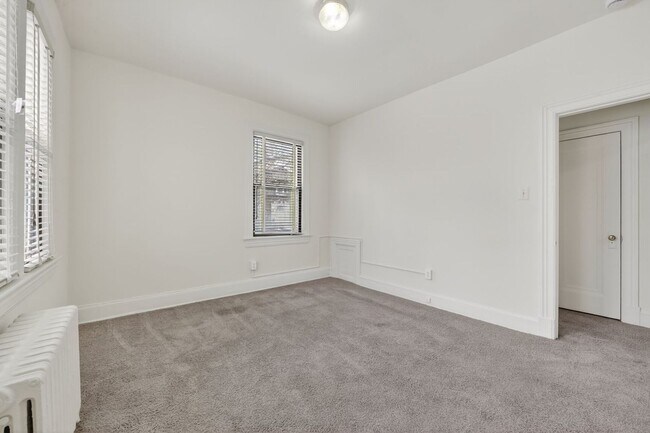 Photo - 5400 7th St NW