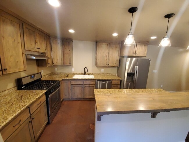 Photo - 6326-6328 Lee Ann [PRM: Andrew] (2) Unit 6326 Lee Ann [PRM: Andrew]