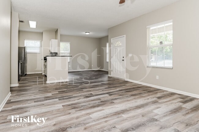 Photo - 3207 Rosselle St